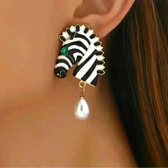Elegant  Zebra Head Stud Pendant Earrings - Green Crystal Eyes, Pearl Drops - Picture 1 of 7